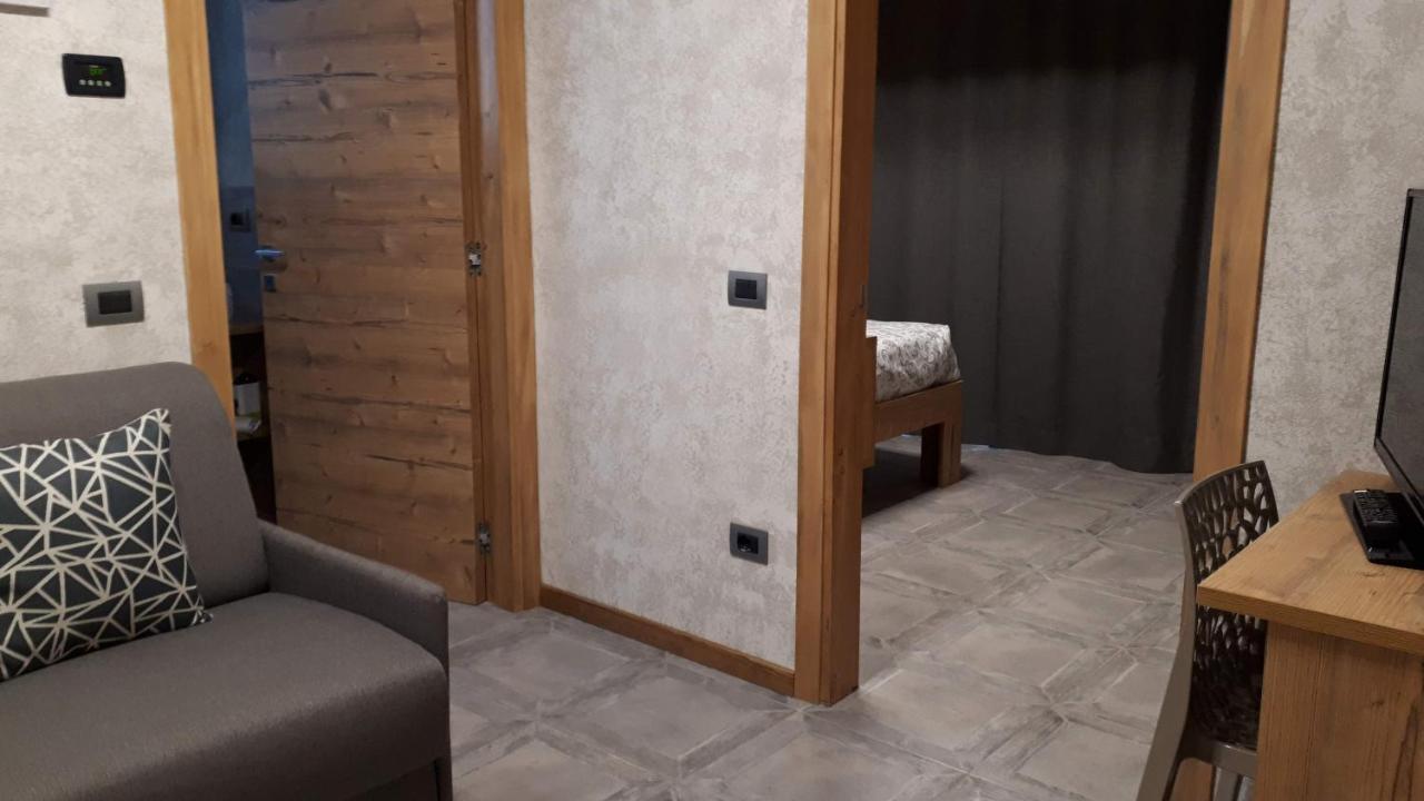 Hotel Bed & Rooms , Corte Rossa -1 Min Walk To Bernina Express تيرانو المظهر الخارجي الصورة