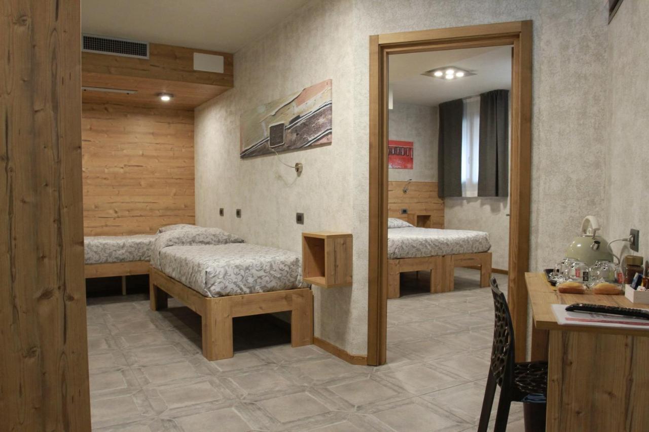 Hotel Bed & Rooms , Corte Rossa -1 Min Walk To Bernina Express تيرانو المظهر الخارجي الصورة