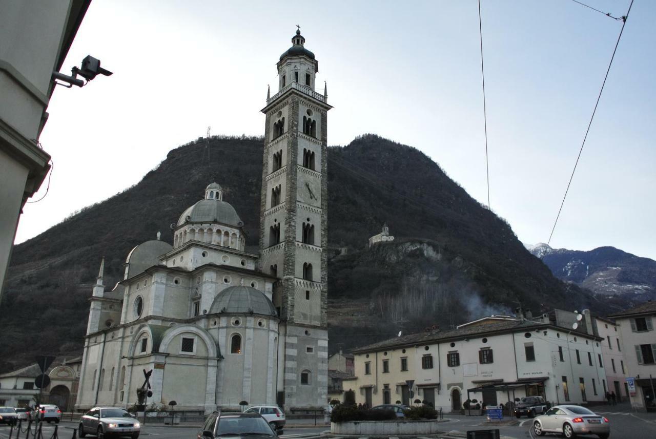 Hotel Bed & Rooms , Corte Rossa -1 Min Walk To Bernina Express تيرانو المظهر الخارجي الصورة